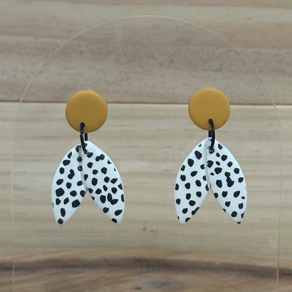 Mustard Leaf Shaped Dangle