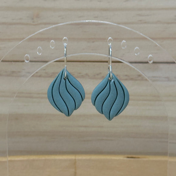 Sage Scalloped Mini Leaf Hooks
