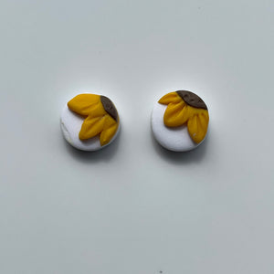 Sunflower mini studs